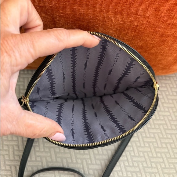 NWOT Thacker Nikki Leather Crossbody Bag Black- Gold Hardware - Picture 7 of 12